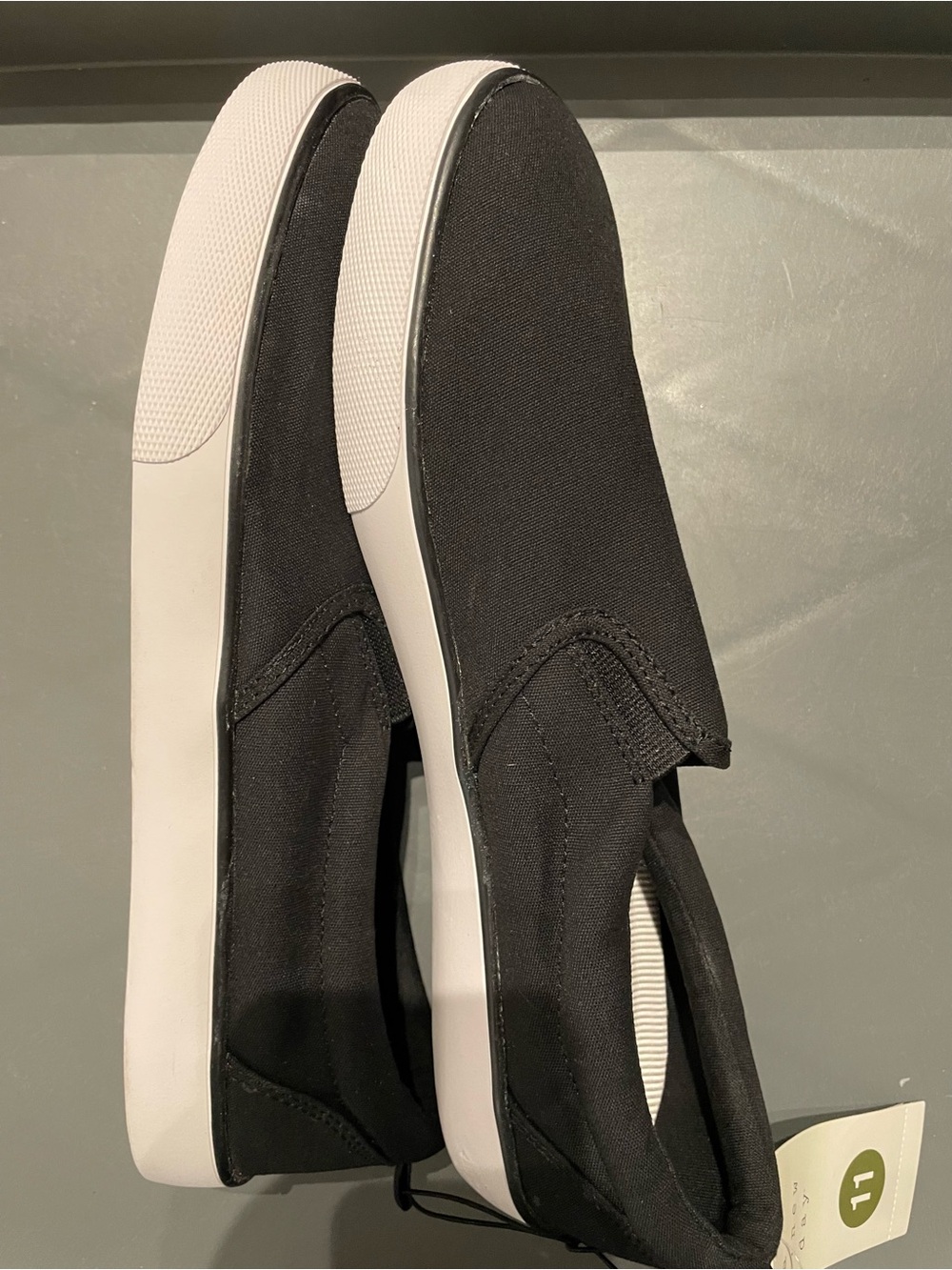 A New Day Women's Millie Twin Gore Slip-on Sneakers Black 11 NWT - Picture 7 of 7